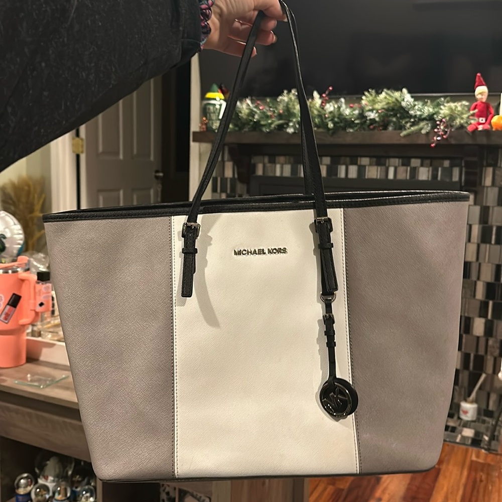 Michael Kors Jet Set Large Shoulder Tote